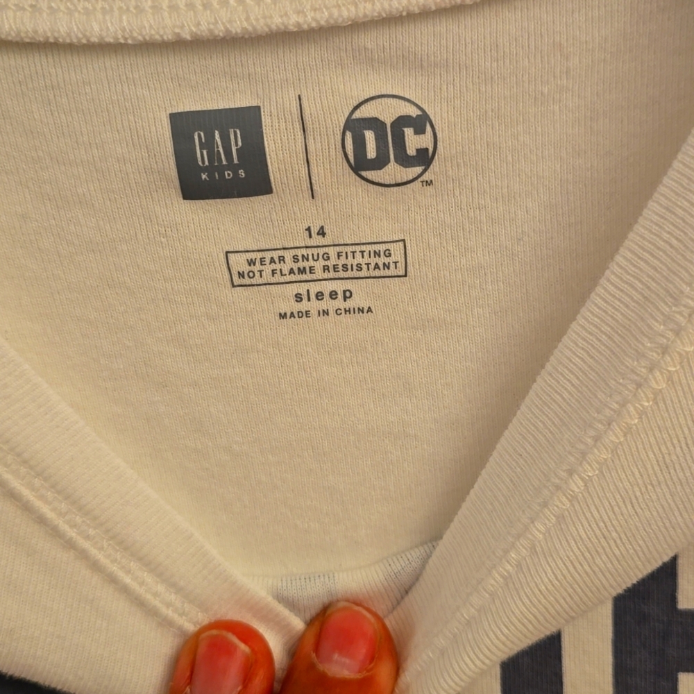 Gap pajama top size 14 white with super heroes picture